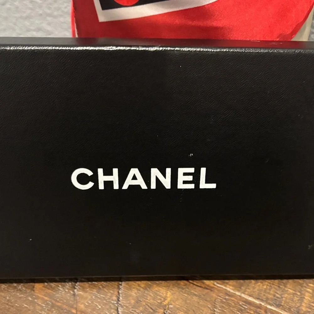 CHANEL Black Quilted Lambskin Long‎ Wallet – Silver CC Logo